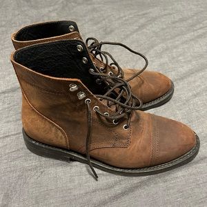 Thursday Boots The Captain